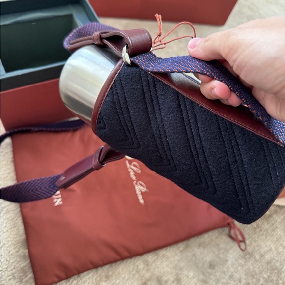 Loro Piana water bottle cashmere exclusive - Picture 11 of 13